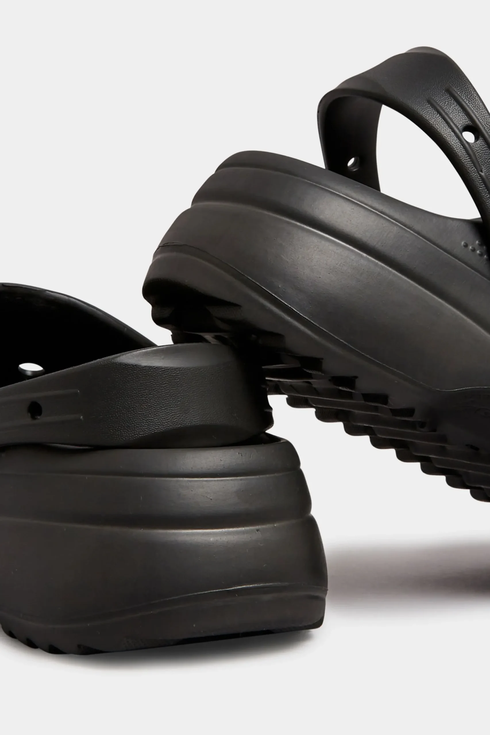 Pixiegirl Pixiegirl Black Platform Clog Sandal In Standard Fit