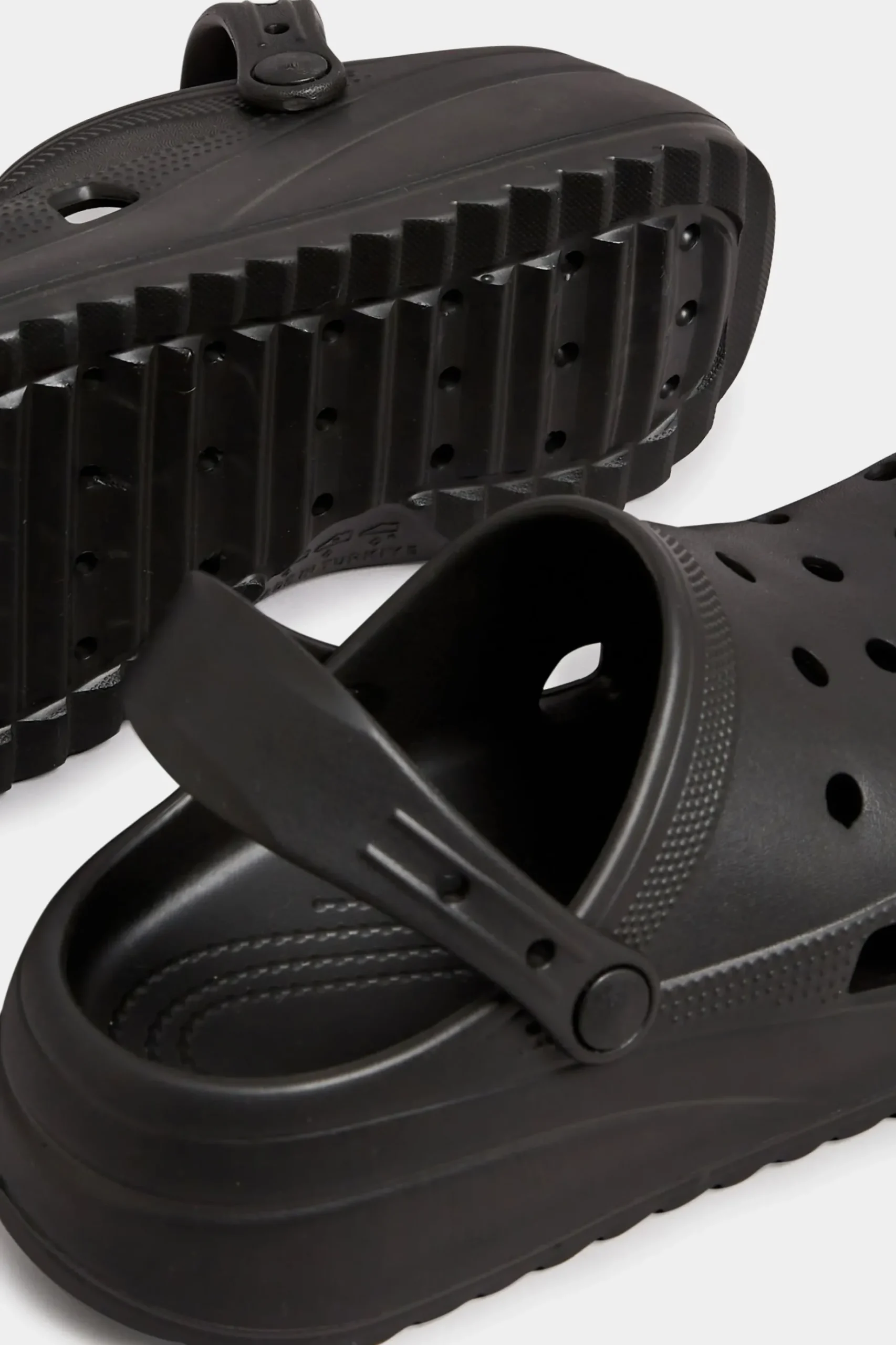 Pixiegirl Pixiegirl Black Platform Clog Sandal In Standard Fit