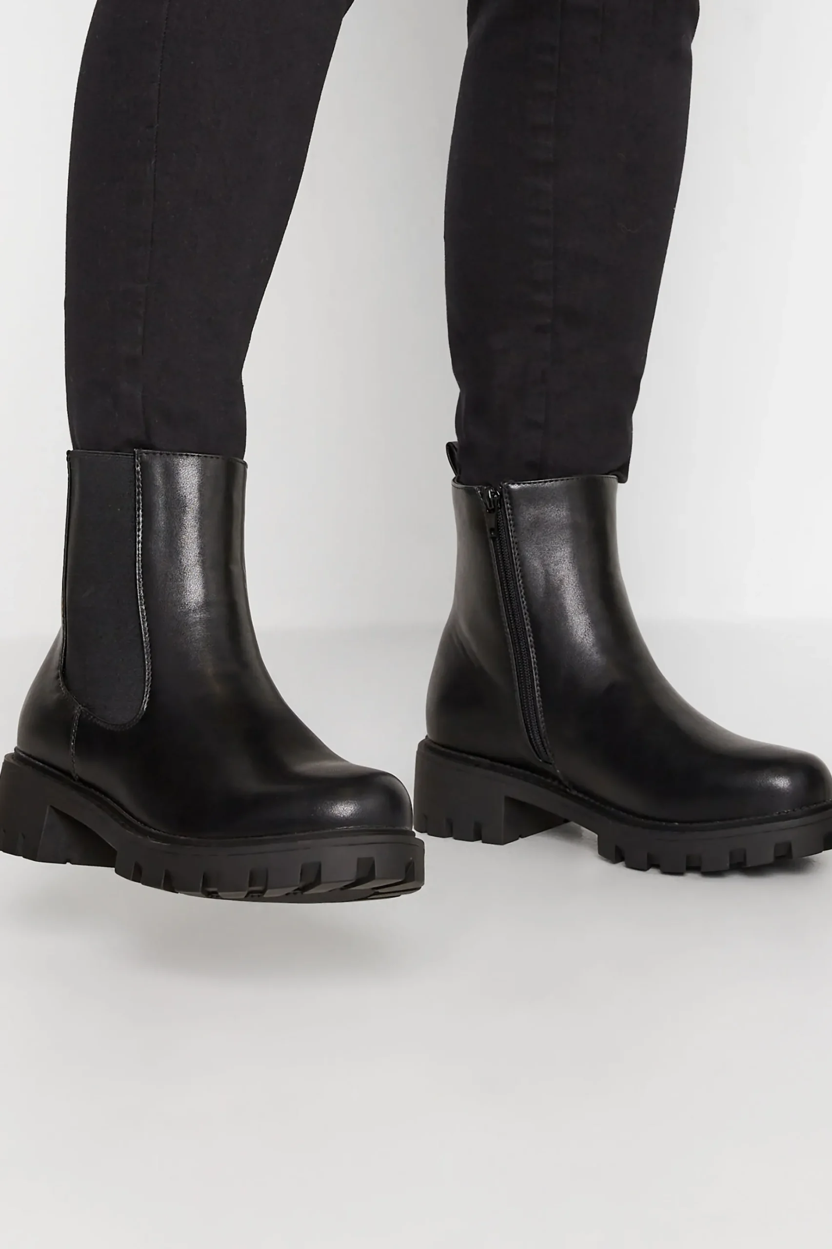Yours Yours Black Chunky Chelsea Boots In Wide E Fit & Extra Wide Eee Fit