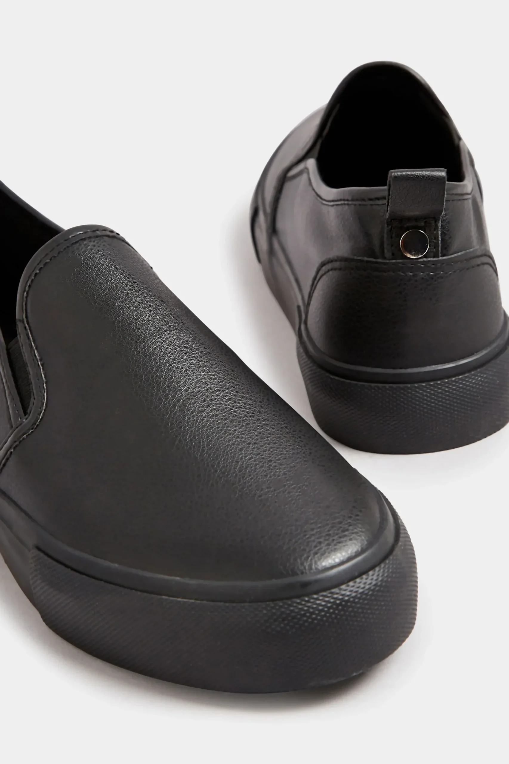 Yours Yours Black Pu Slip On Trainersin Wide E Fit