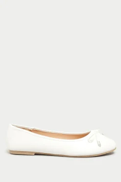 Yours Yours White Ballerina Pumps In Wide E Fit & Extra Wide Eee Fit