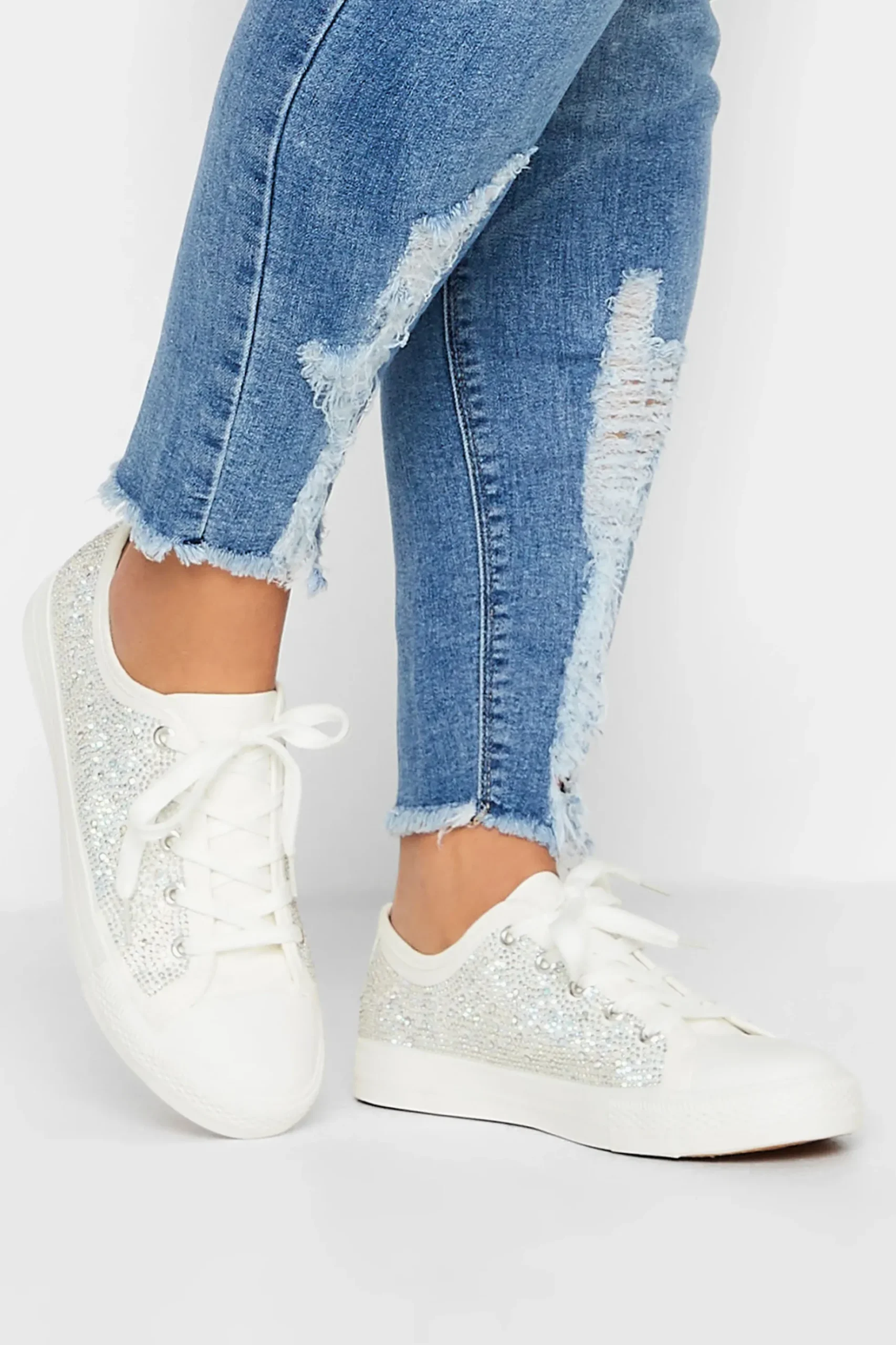 Yours Yours White Diamante Low Trainer In Wide E Fit